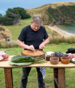 Gordon Ramsay Kunjungi Sumatera Barat untuk Belajar Bikin Rendang