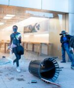 Apple Lacak Semua iPhone yang Dijarah Selama Demonstrasi George Floyd