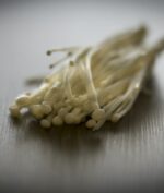 Jamur Enoki Disebut-Sebut Jadi Sumber Penyakit