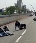 Motor Bonceng 3 Masuk Tol Bekasi, Diduga Tidak Kena Tilang