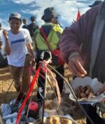 Bakso Ini Dijual di Puncak Gunung Cikuray, Kalo Mau Nyobain Harus Mendaki Gunung Dulu!