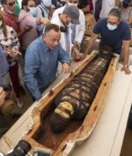 59 Sarkofagus Berusia 2.500 Tahun Ditemukan di Mesir, Kondisinya Buat Takjub Arkeolog (AP Photo/Mahmoud Khaled)