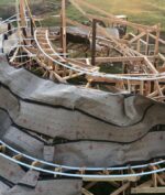 Disneyland Tutup Karena Pandemi, Pria Ini Bangun Roller Coaster Sendiri