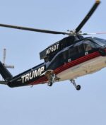 Helikopter Donald Trump yang Berlapis Emas Dijual, Minat Beli? (Jeff J Mitchell/Getty)