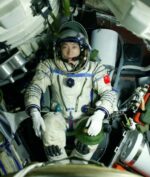 Horor, Astronot Ini Dengar Ketukan Misterius di Luar Angkasa!