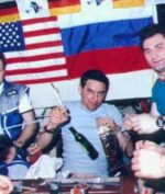 Menyelundupkan Alkohol Ke Luar Angkasa Jadi Kebiasaan Astronot, Gimana Caranya?