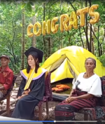 Wisuda di Hutan, Mahasiswi Ini Viral! Apa Alasannya?