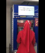 Mesin ATM Ini Layarnya Tidak Normal, Seperti Apa?