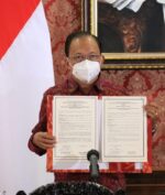 Christian Dior x Pemprov Bali Akan Gunakan Kain Endek untuk Koleksi Baru 2021