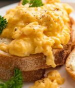 Cara Masak Scramble Egg Ala Restoran Fast Food yang "Lembut" Ternyata Mudah!