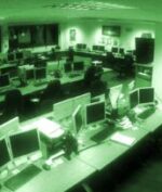 Penampakan Sosok Noni dan Perempuan Berlidah Panjang di Kantor! Yakin Masih Mau Lembur?