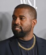 Kanye West disebut-sebut jadi orang kulit hitam terkaya sepanjang sejarah Amerika Bloomberg melaporkan, kekayaan Kanye West saat ini sebesar 6,6 miliar dollar AS atau sekitar Rp 95,2 trilliun.