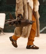 Pesawat Terbang Jadi Bentuk Tas Terbaru Louis Vuitton, Harganya Lebih Mahal Dari "Pesawat Asli"