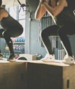 Langgar Aturan Lockdown, Seorang Pria Dihukum "Squat" Sampai Meninggal!