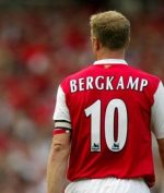 Dennis Bergkamp Ulang Tahun, Berikut Fakta Menarik Pemain Legenda Arsenal FC!