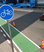 Pesepeda di Jakarta Boleh Pakai Jalur Kanan Pada Jam Khusus
