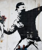 Banksy Terancam Harus Ungkap Identitasnya