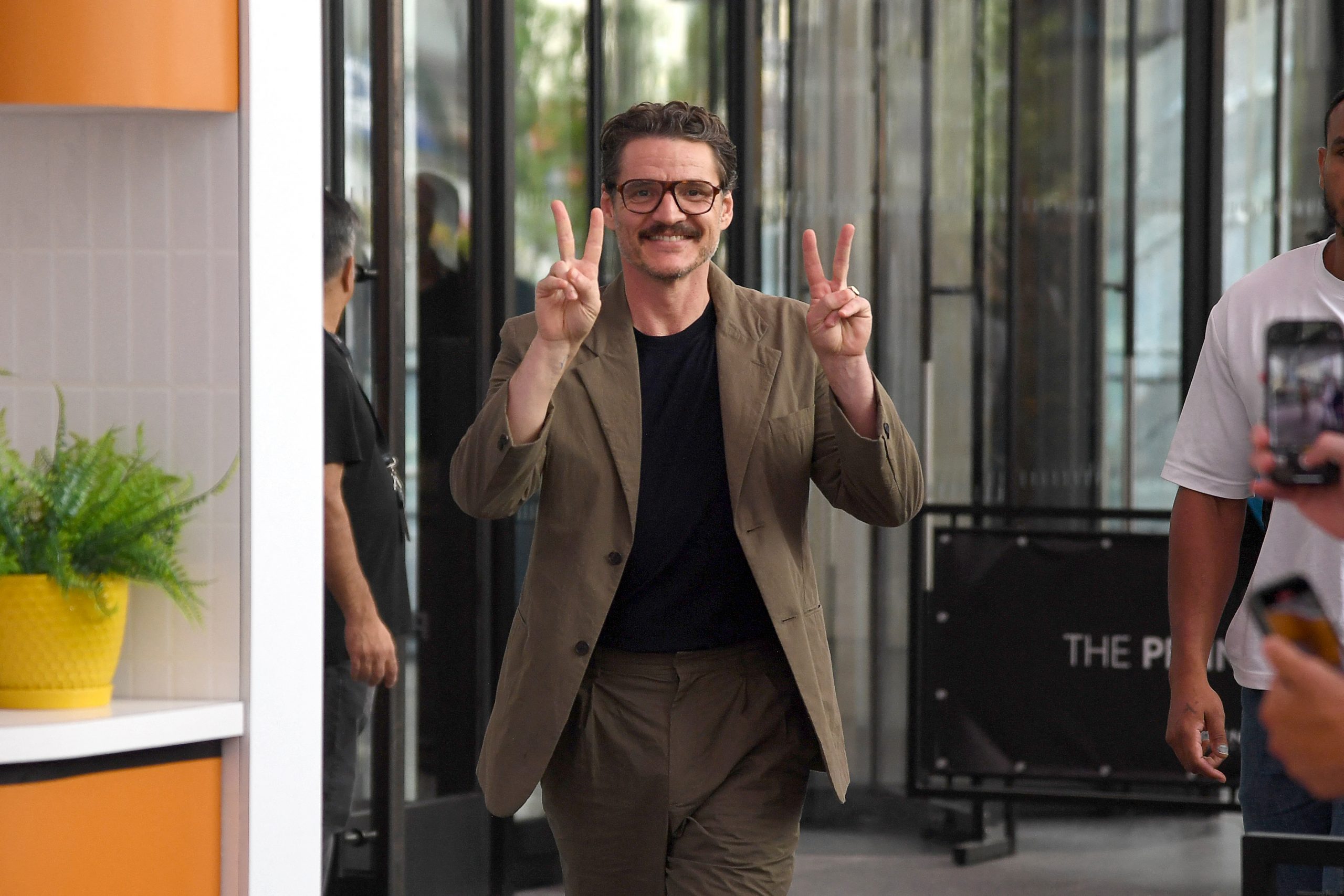 Sutradara Weapons Ungkap Pedro Pascal Harusnya Main di Weapons